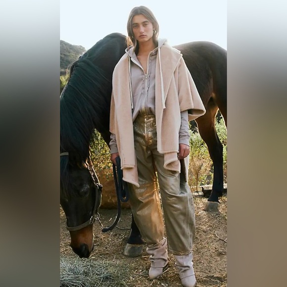 NWT We The Free Good Luck Mid-Rise Metallic Barrel Jeans in More Champagne - Picture 1 of 4